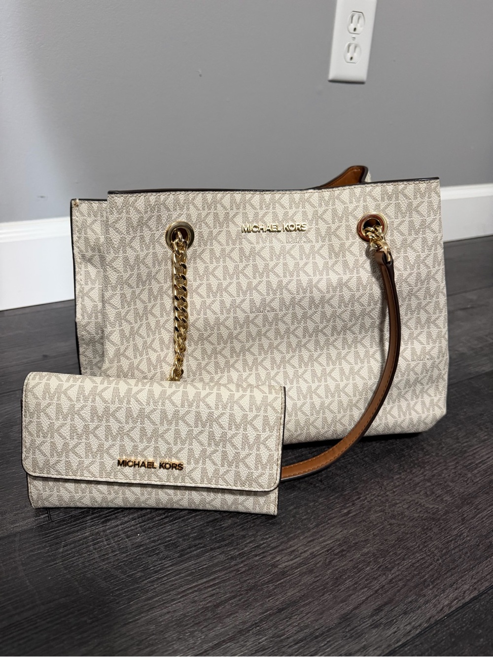 Michael Kors Beige MK Logo Tote with Wallet Set